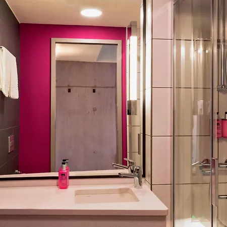 ホテル Moxy Stuttgart Airport/messe