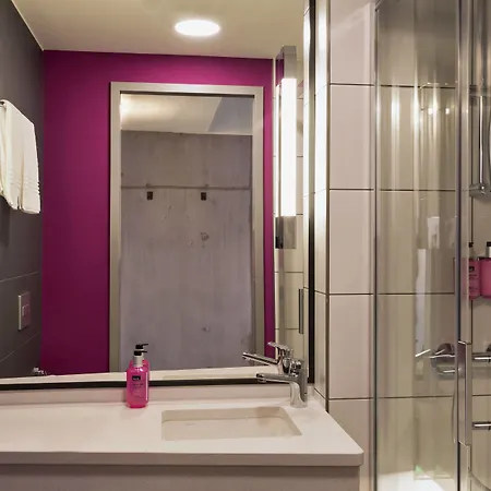 Moxy Stuttgart Airport/messe ホテル ラインフェルデン＝エヒターディンゲン