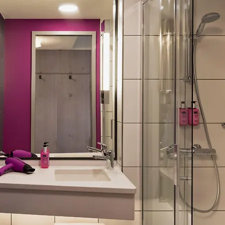 Moxy Stuttgart Airport/messe ホテル ラインフェルデン＝エヒターディンゲン