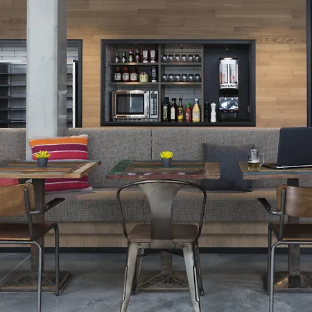 Moxy Stuttgart Airport/messe فندق 3*