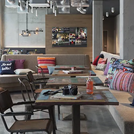 Moxy Stuttgart Airport/messe 3*