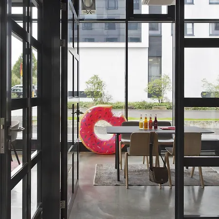 Moxy Stuttgart Airport/messe 3*