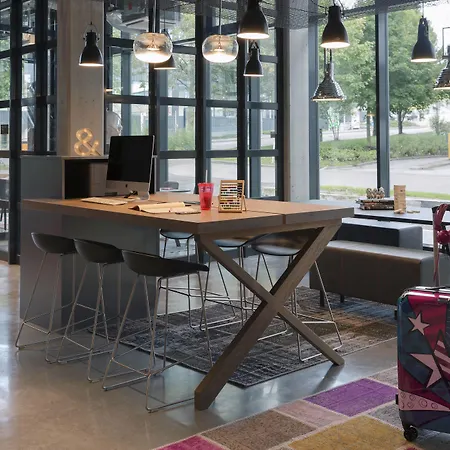 Moxy Stuttgart Airport/messe