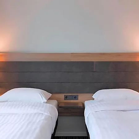Moxy Stuttgart Airport/messe Szálloda 3*