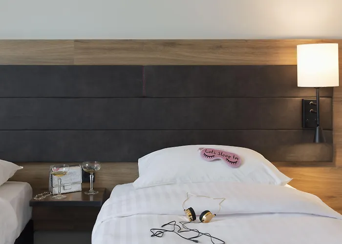 Moxy Stuttgart Airport/messe 3*