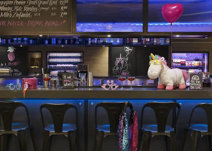 Otel Moxy Stuttgart Airport/messe 3*