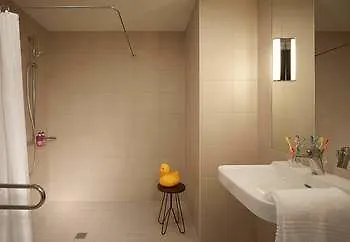 Otel Moxy Stuttgart Airport/messe 3*